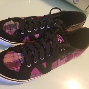 Van Authentic Womens Shoes